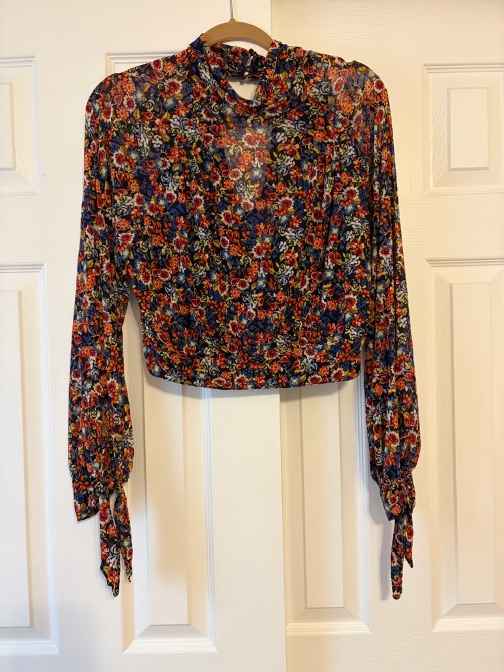 Free people medium Floral Tie-Neck Long-Sleeve Crop Blouse - Navy Multicolor